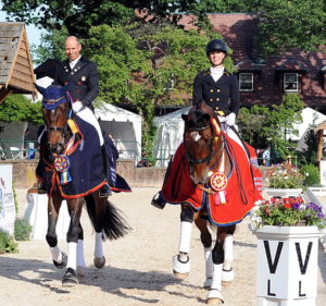 dress-fest-of-champs-june-15-gp-free-no-306-steffen-peters-laura-graves-recropped-300dpi