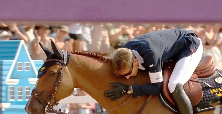 World’s number one show jumper glitters with another gold